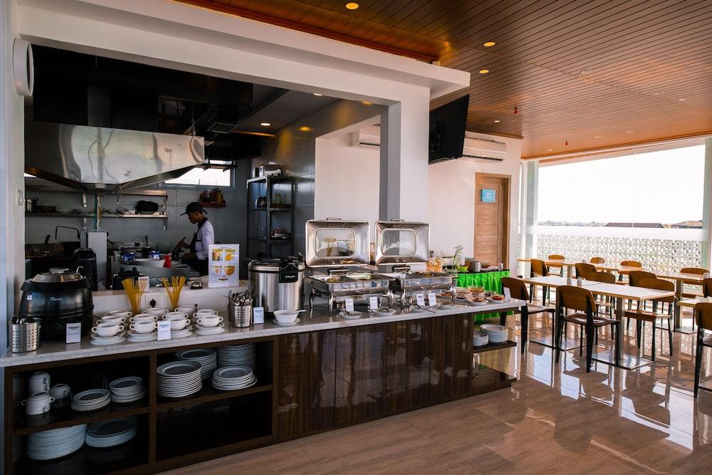 Boss Legian Hotel Powered By Archipelago Exterior photo